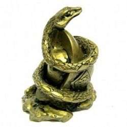 Фигура "Змея на слитке", 8 см, гипсолит.